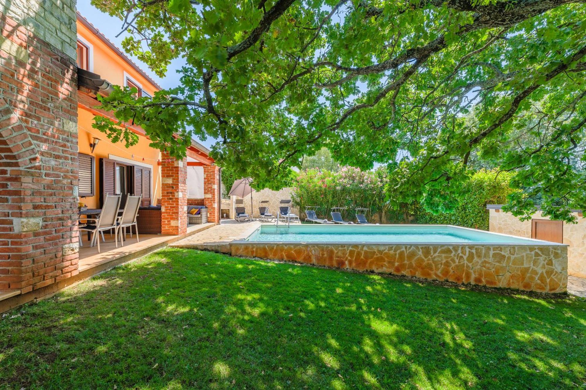 Villa Hrast Bacva Вишнян Экстерьер фото